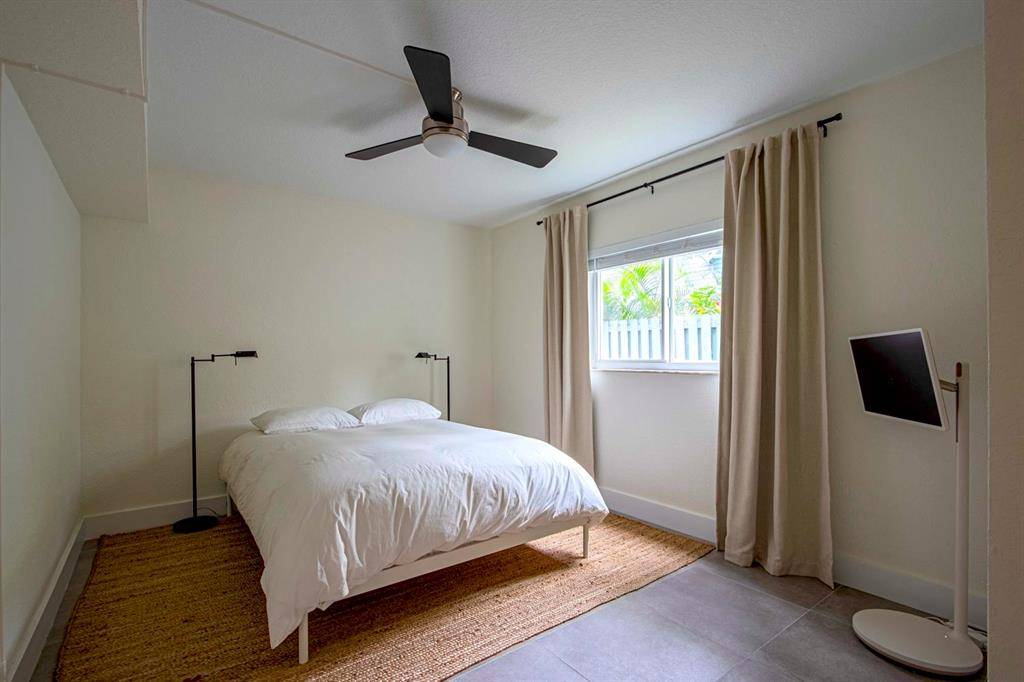 Fort Lauderdale, FL 33305,[StreetName,UnitNumber,StreetNumber,StreetDirPrefix]