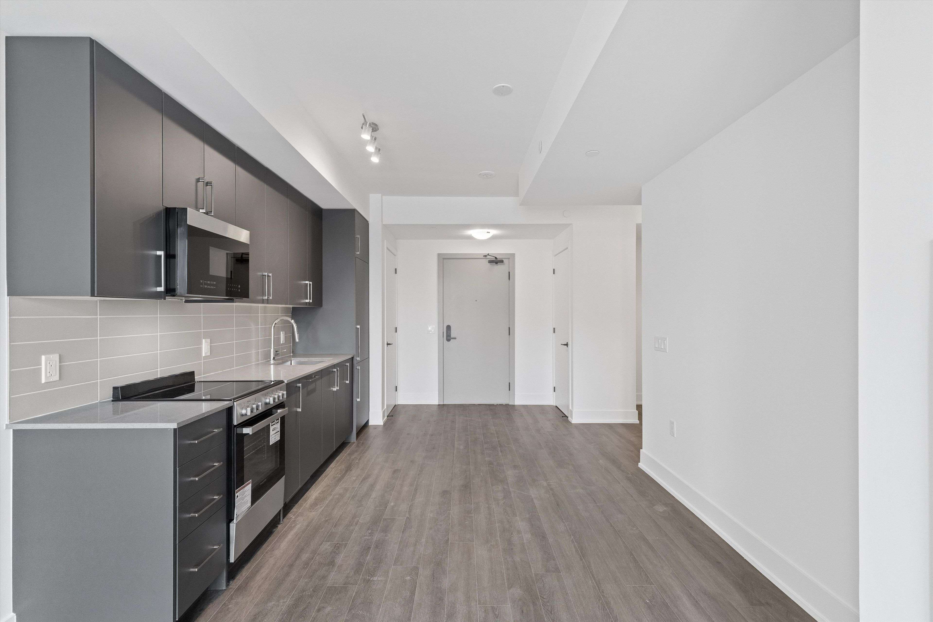 King, ON L7B 0R6,2075 King RD #237