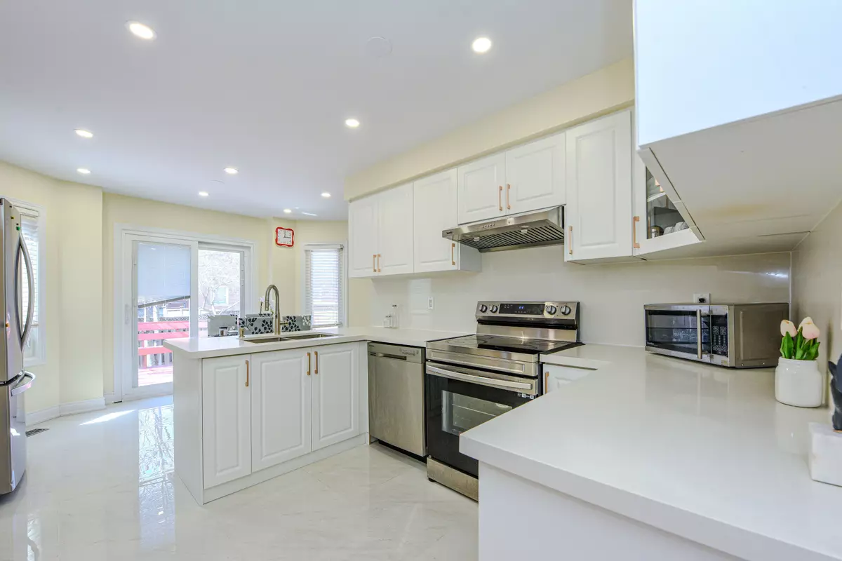 Mississauga, ON L5N 6T6,6828 Gracefield DR