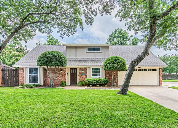 908 S Glen Vista Drive S,  Irving,  TX 75061