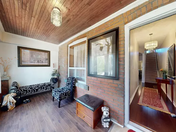 Toronto C03, ON M6E 3C8,286 Glenholme AVE