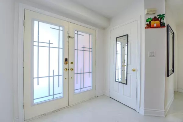Mississauga, ON L5N 6T6,6828 Gracefield DR