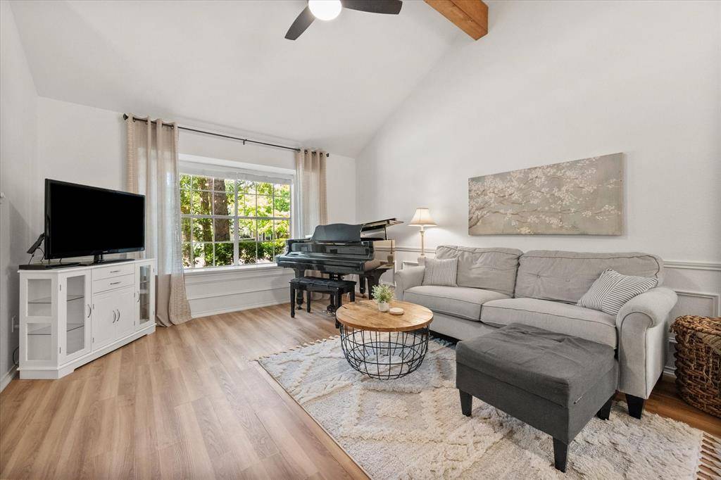 Arlington, TX 76013,917 W Lovers Lane