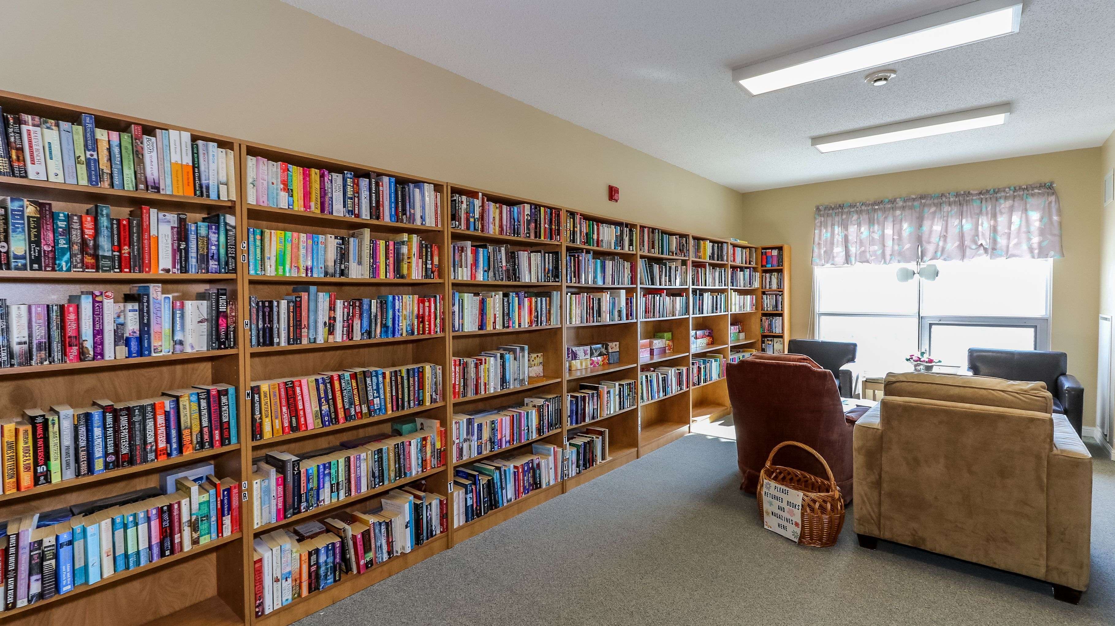 Barrie, ON L4N 0M3,90 Dean AVE #201