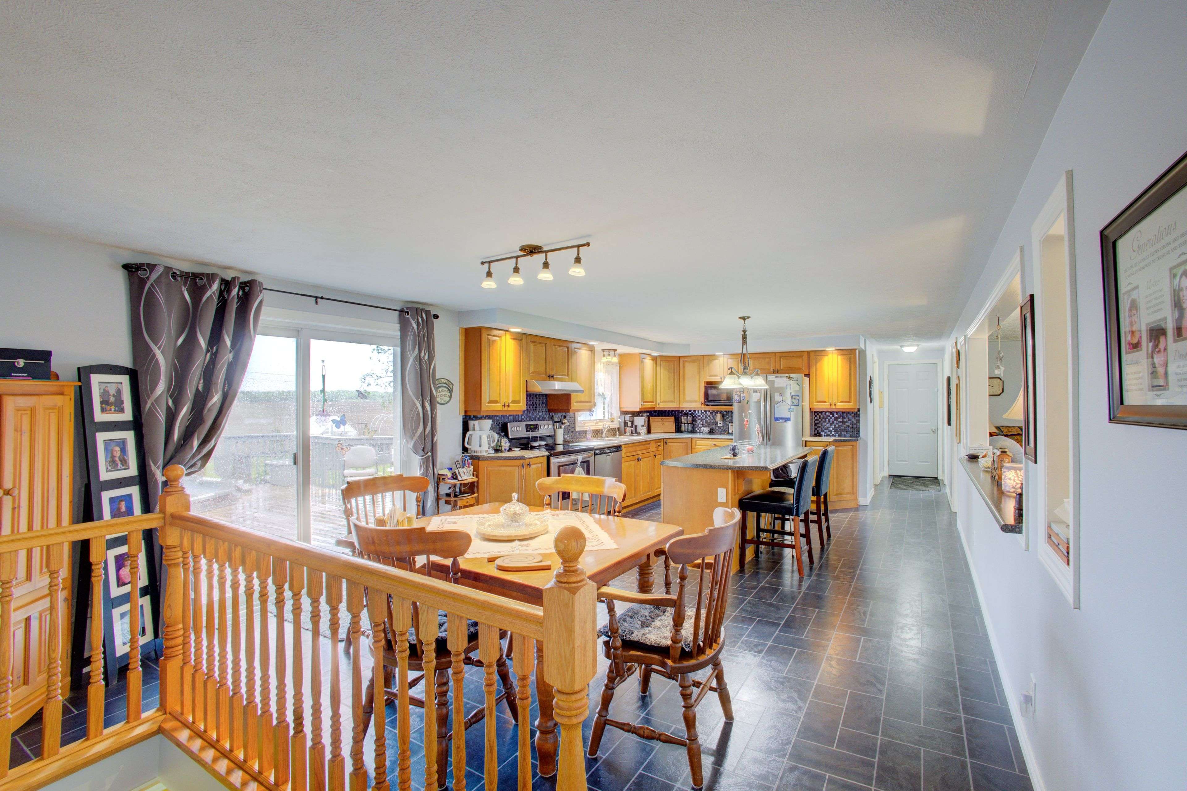 Kincardine, ON N0G 2T0,119 Main ST