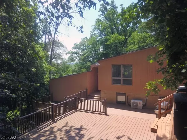 211 Susquehanna Ave, Lincoln Park Boro, NJ 07035