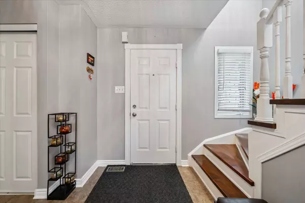 Oshawa, ON L1J 8N1,1201 Beaver Valley CRES