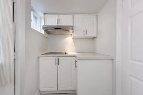 Toronto E03, ON M4K 3S7,792 Pape AVE #Lower