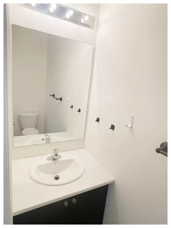 Barrie, ON L9J 0L5,31 Bannister RD #Main