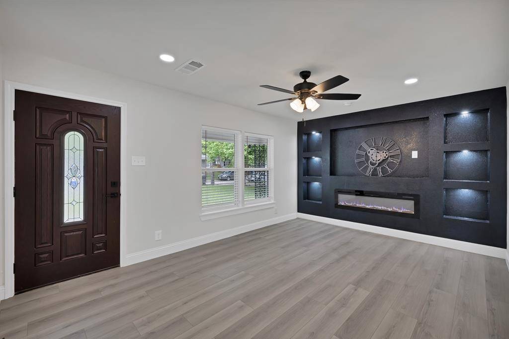 Dallas, TX 75216,3022 50th Street