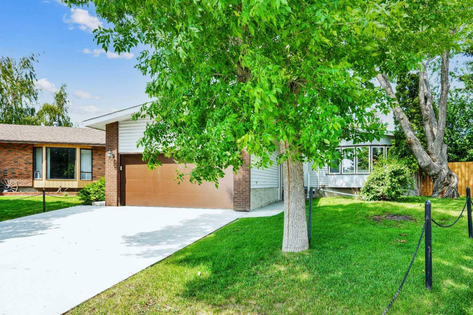 344 Templeside CIR Northeast, Calgary, AB T1Y 3L9