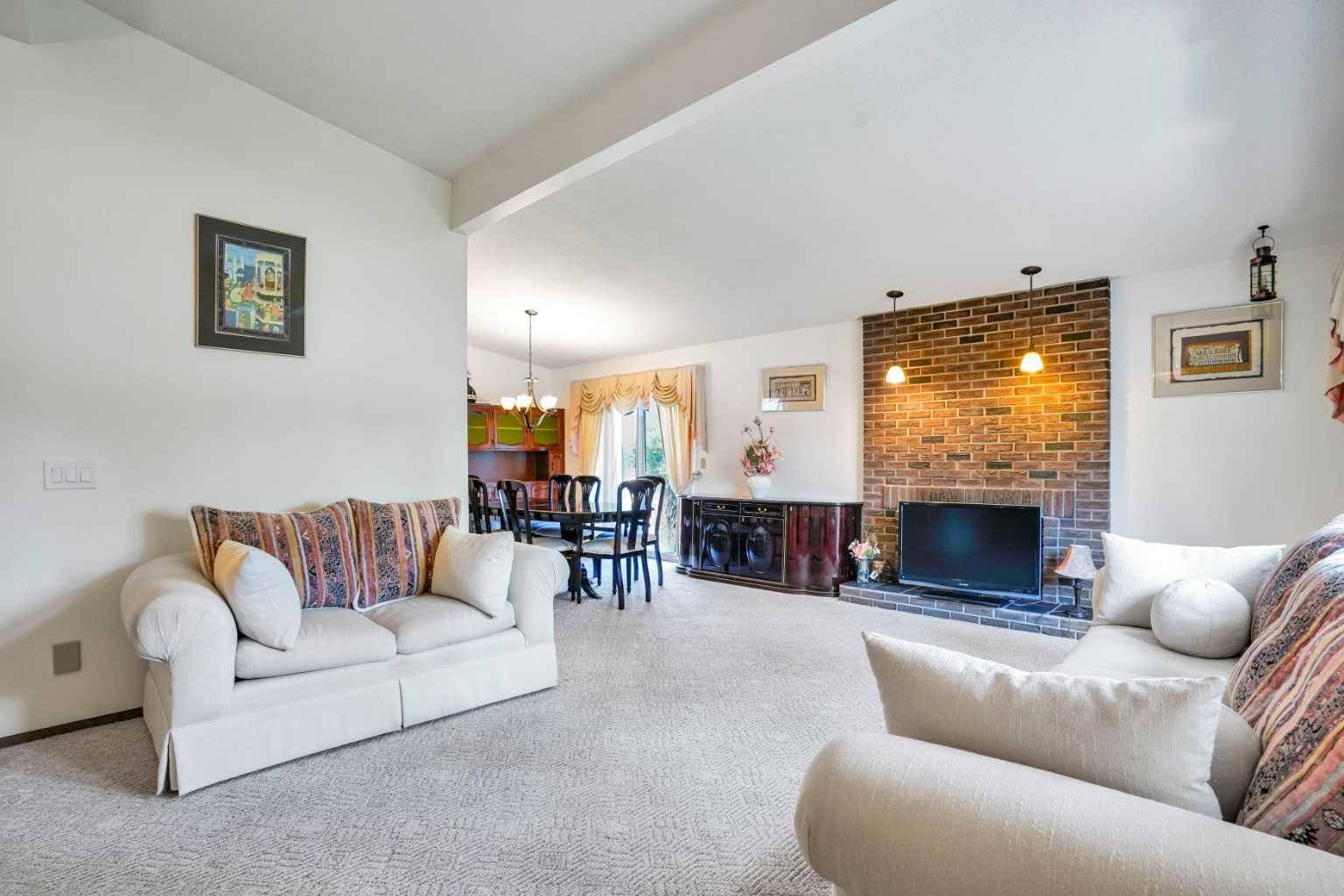Calgary, AB T1Y 3L9,344 Templeside CIR NE