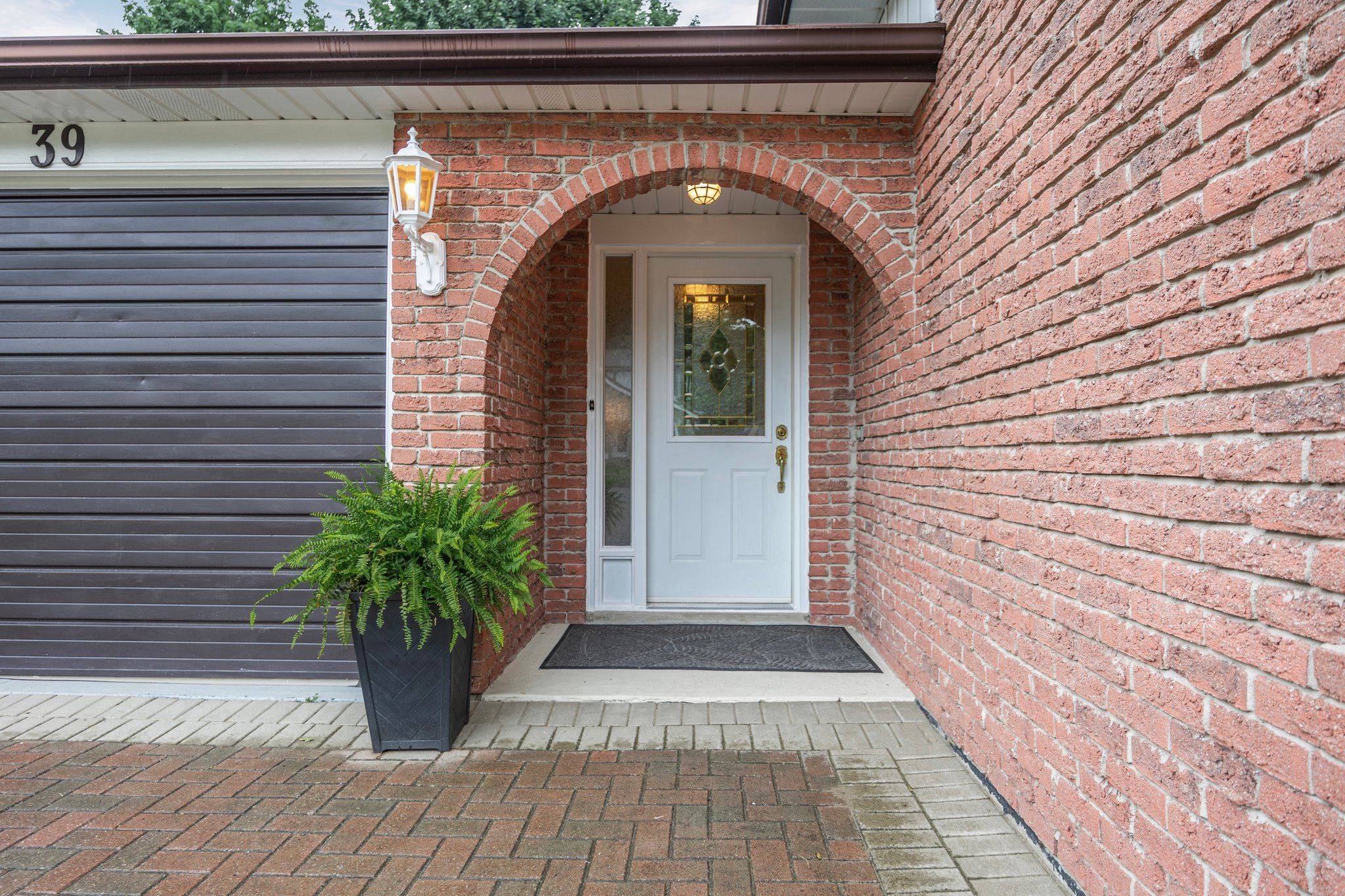 New Tecumseth, ON L9R 1C9,39 Mitchell AVE