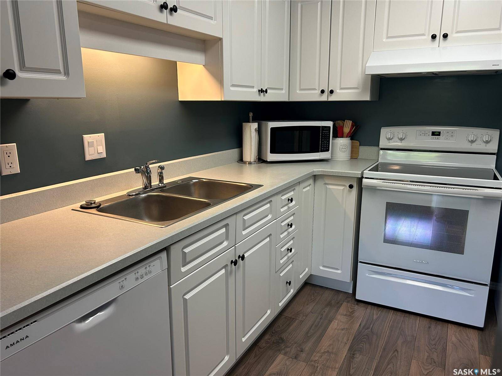Moose Jaw, SK S6H 3N6,1202 1st AVENUE N #204