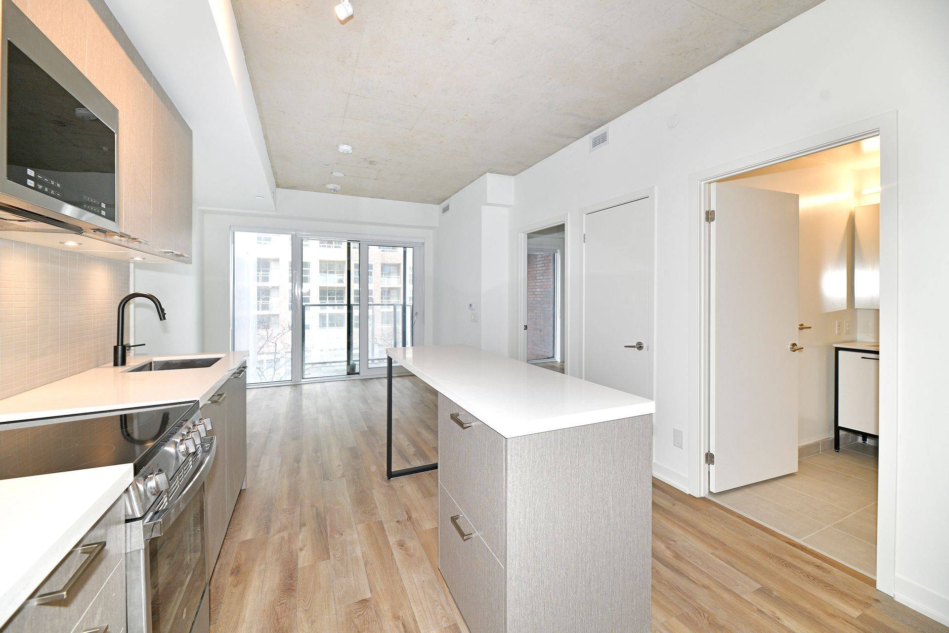 Toronto W03, ON M6N 0C1,1808 St Clair AVE W ## 311