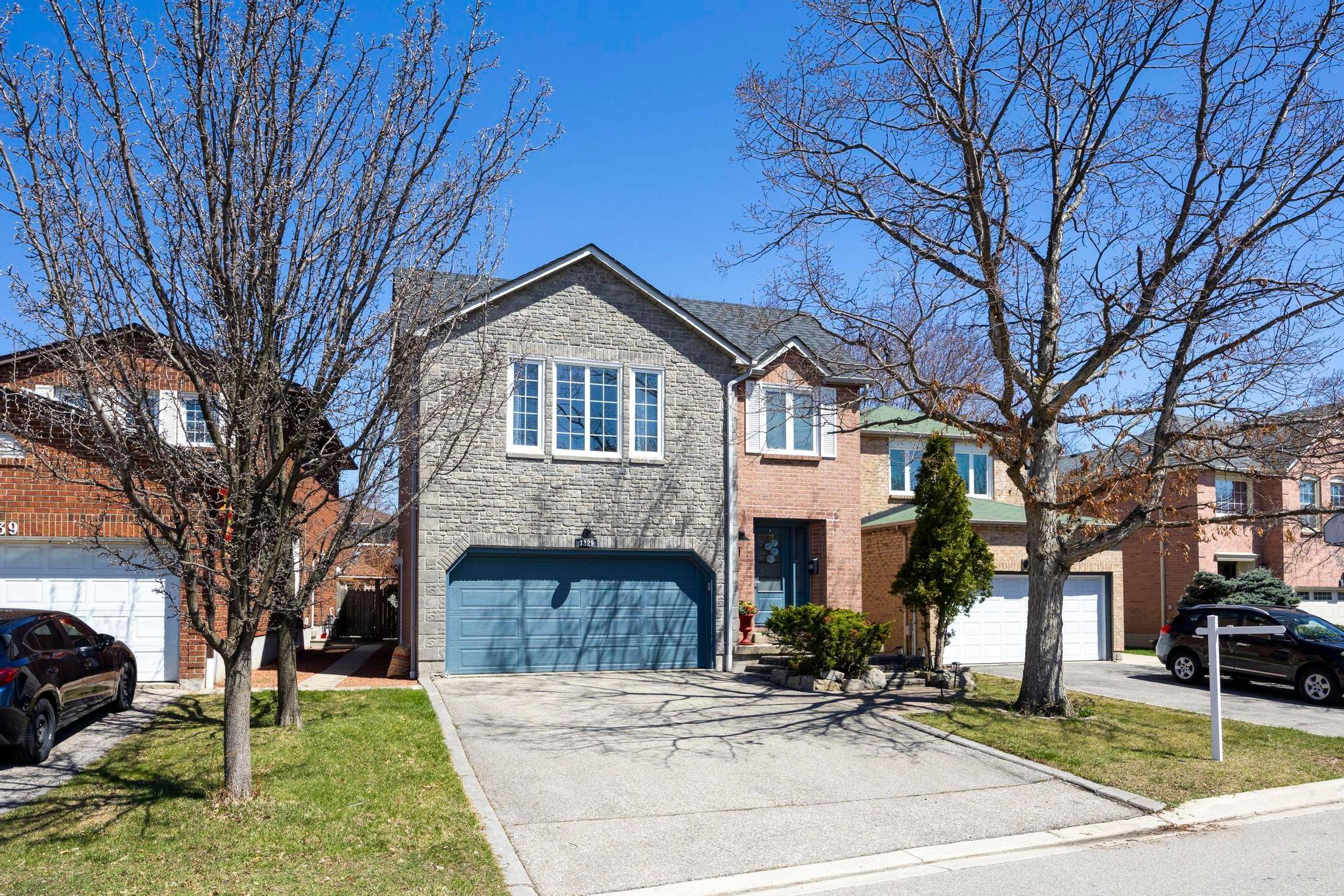 Mississauga, ON L5C 3R4,1329 Sweetbirch CT