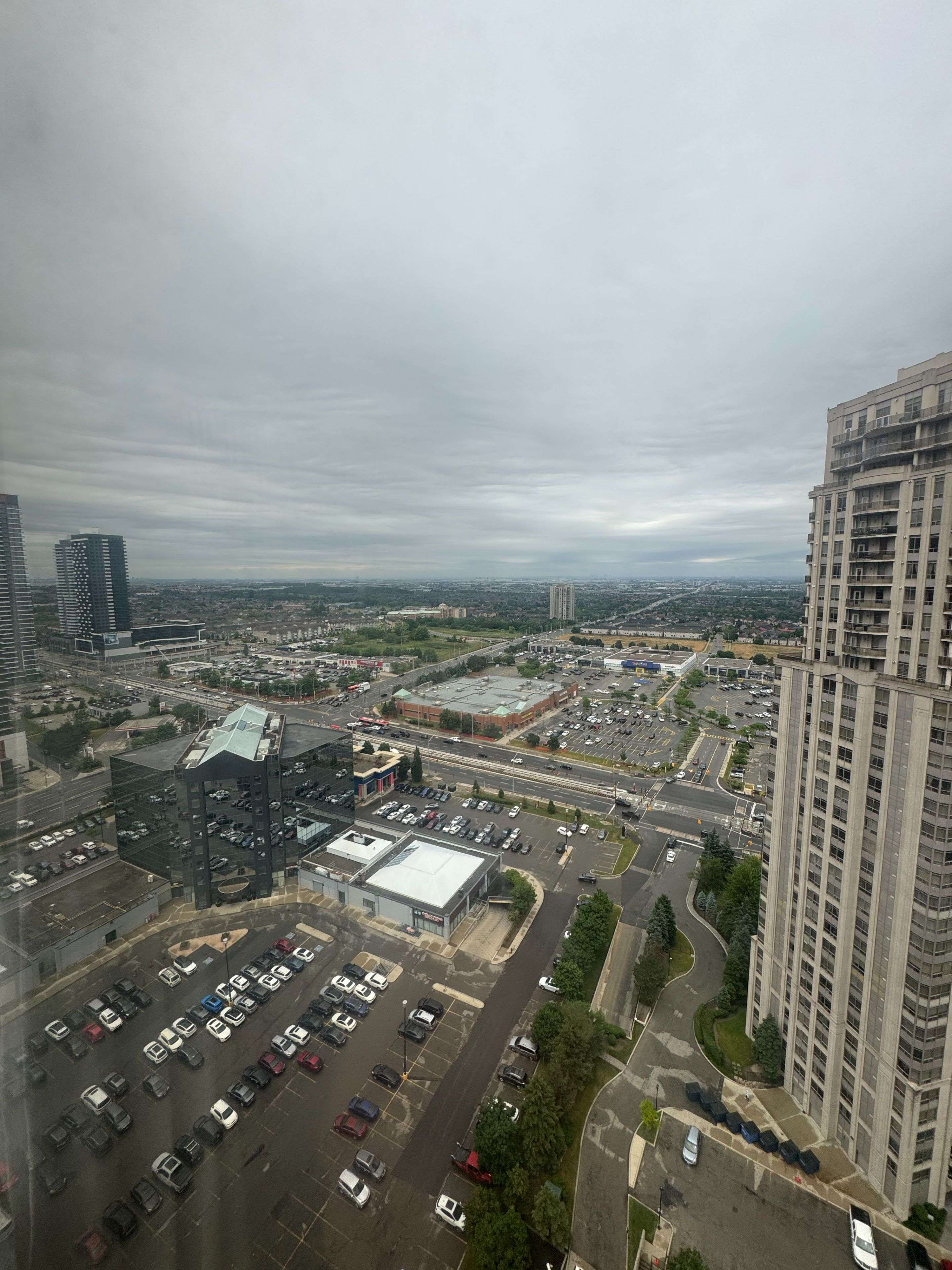 Mississauga, ON L5R 3K4,45 Kingsbridge Garden CIR #2910