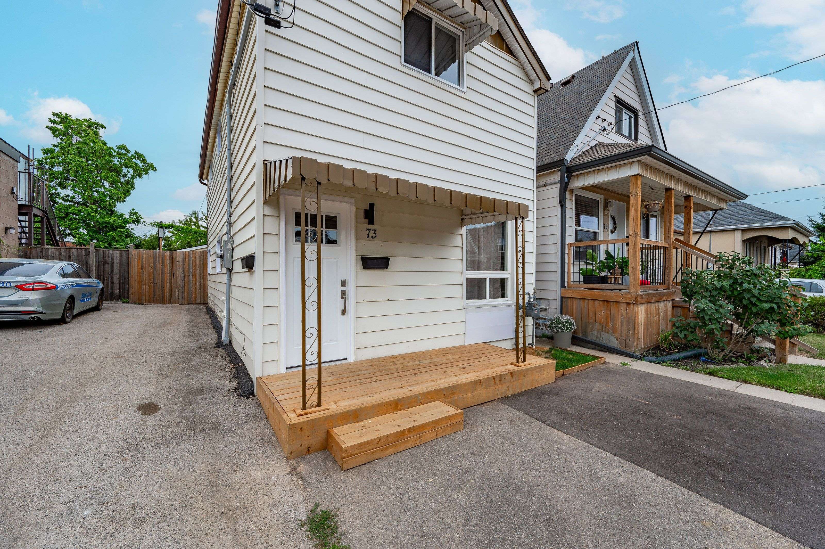 Hamilton, ON L8H 2H4,73 Albany AVE