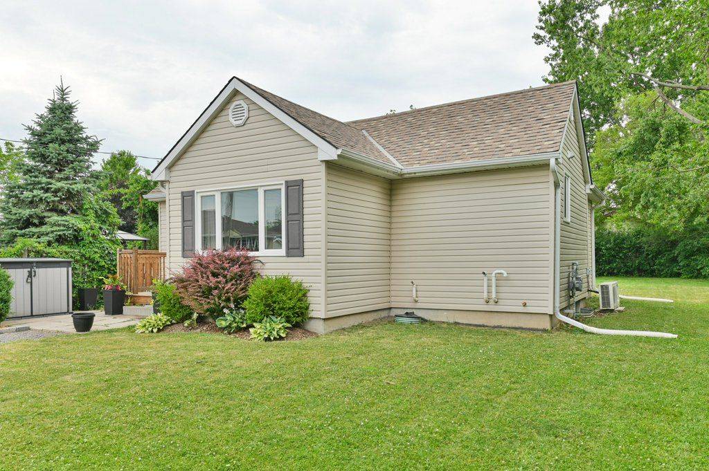 Belleville, ON K8P 3W4,17 Holden ST