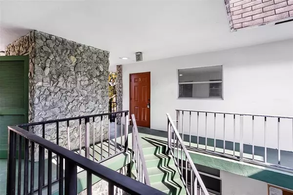 336 SW 1st St #B-5, Pompano Beach, FL 33060