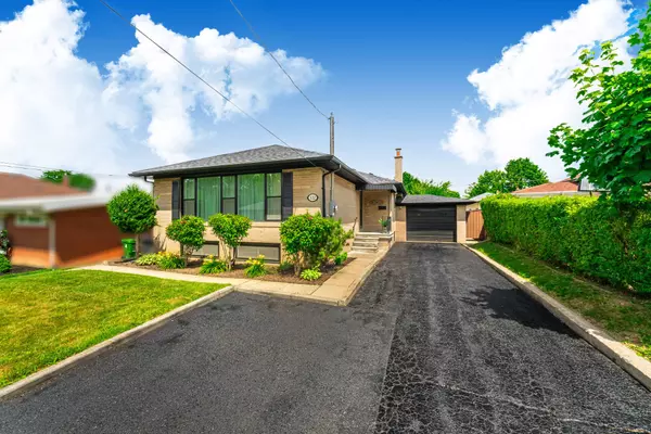 132 Wyndale DR, Toronto W04, ON M6L 1G3