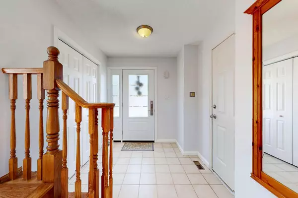Mississauga, ON L5C 3R4,1329 Sweetbirch CT