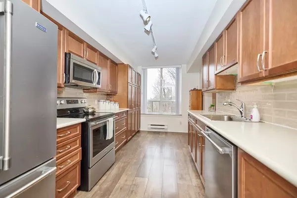 Niagara Falls, ON L2H 2Y7,8111 Forest Glen DR #317