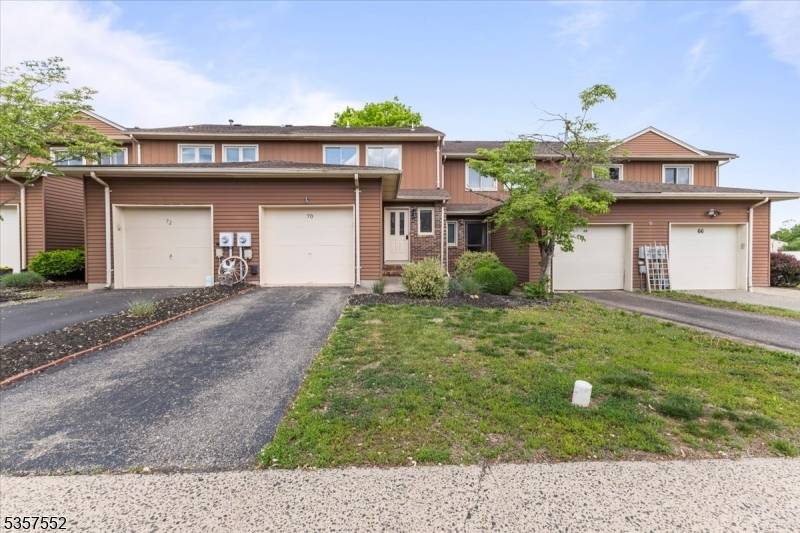 70 Canterberry Cir, Raritan Twp., NJ 08822