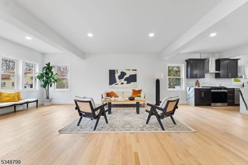 Edison Twp., NJ 08837,28 Plymouth Pl