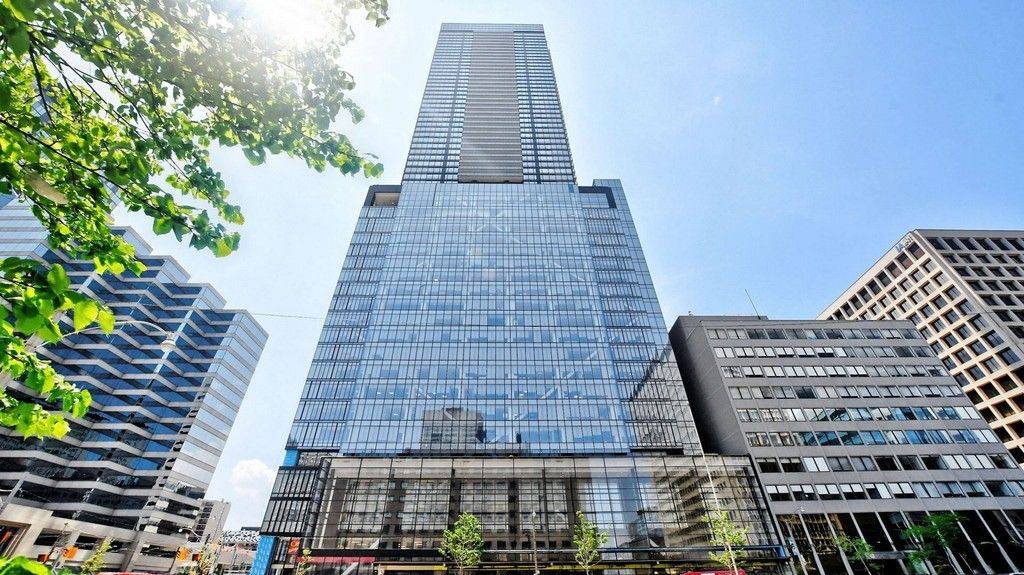 488 University AVE #4502, Toronto C01, ON M5G 0C1