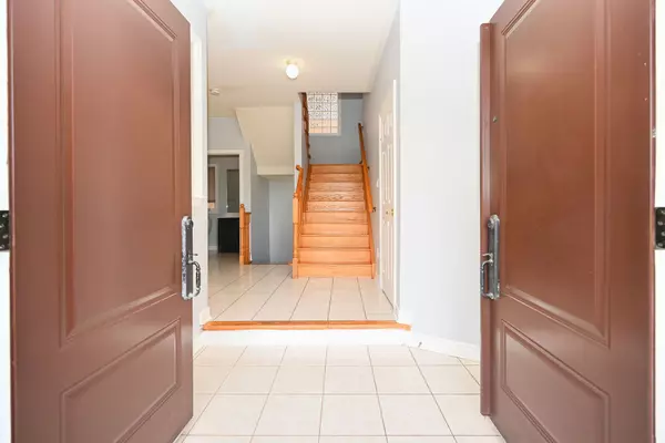 Mississauga, ON L5W 1P5,514 Navigator DR