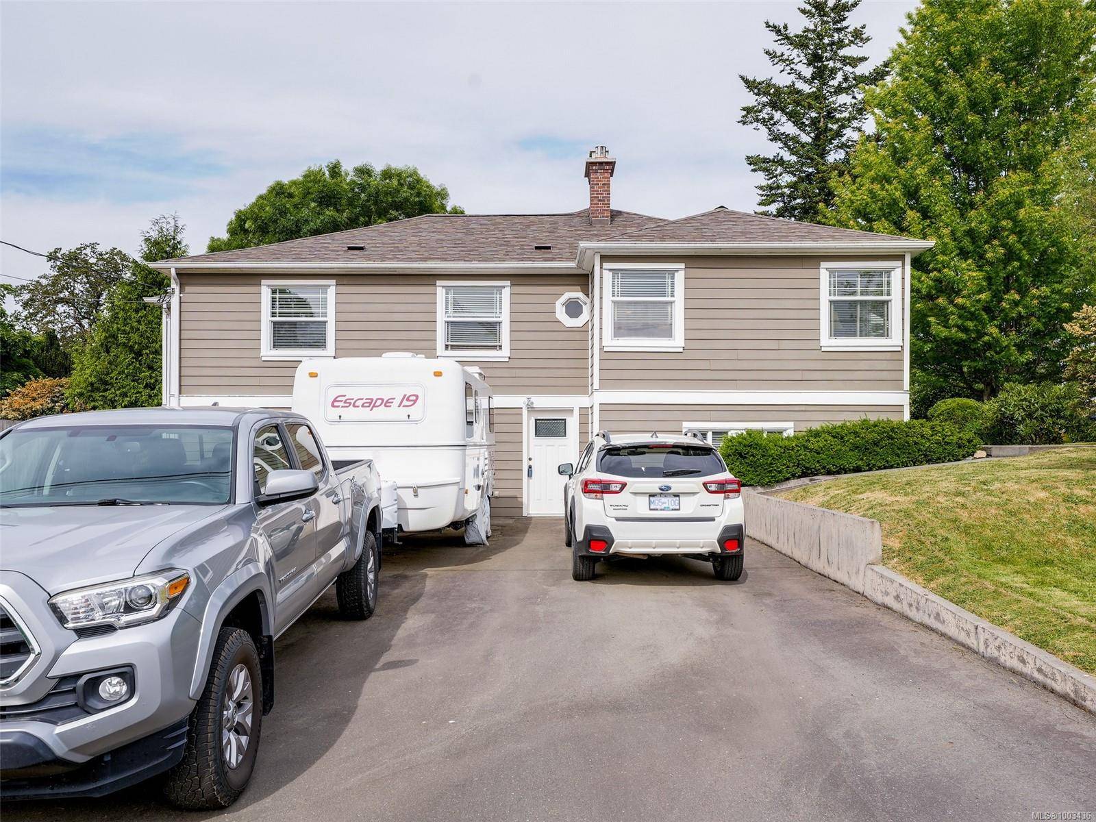 Saanich, BC V8P 1G6,1575 McRae Ave