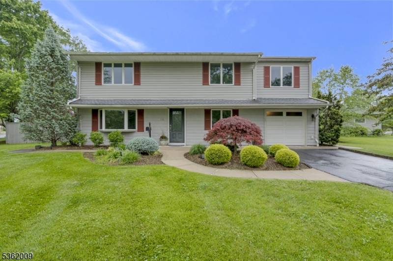 South Brunswick Twp., NJ 08824,16 Russet Rd