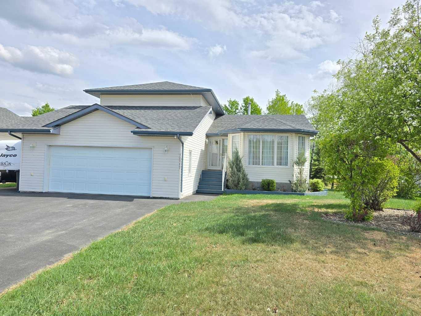 12717 92 ST, Peace River, AB T8S 1W8