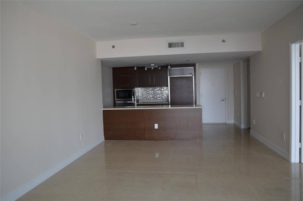 Miami, FL 33131,465 Brickell Ave #1806