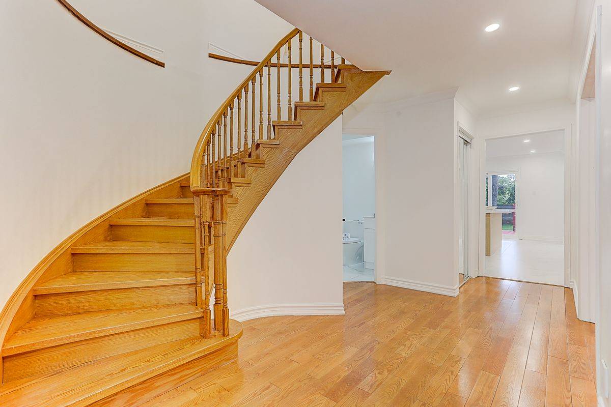 Vaughan, ON L4J 5M3,125 Green Bush CRES
