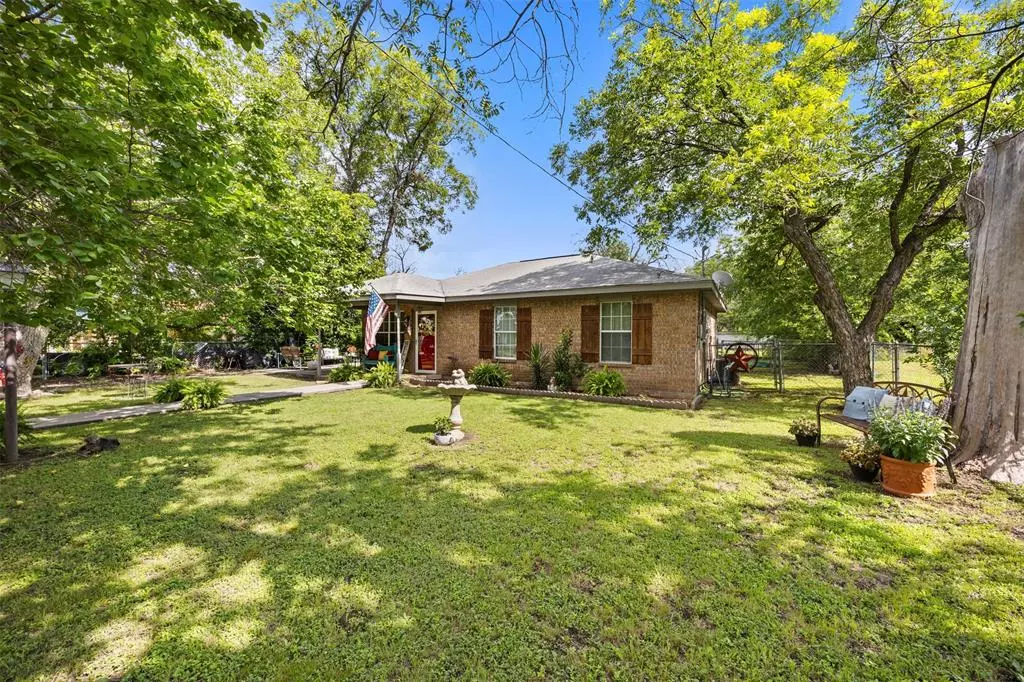 San Saba, TX 76877,1105 W Storey Street