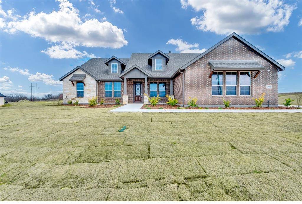 390 Big Bend Trail, Valley View, TX 76272