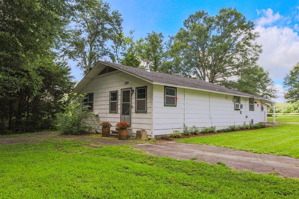 Grand Saline, TX 75140,252 Vz County Road 1321