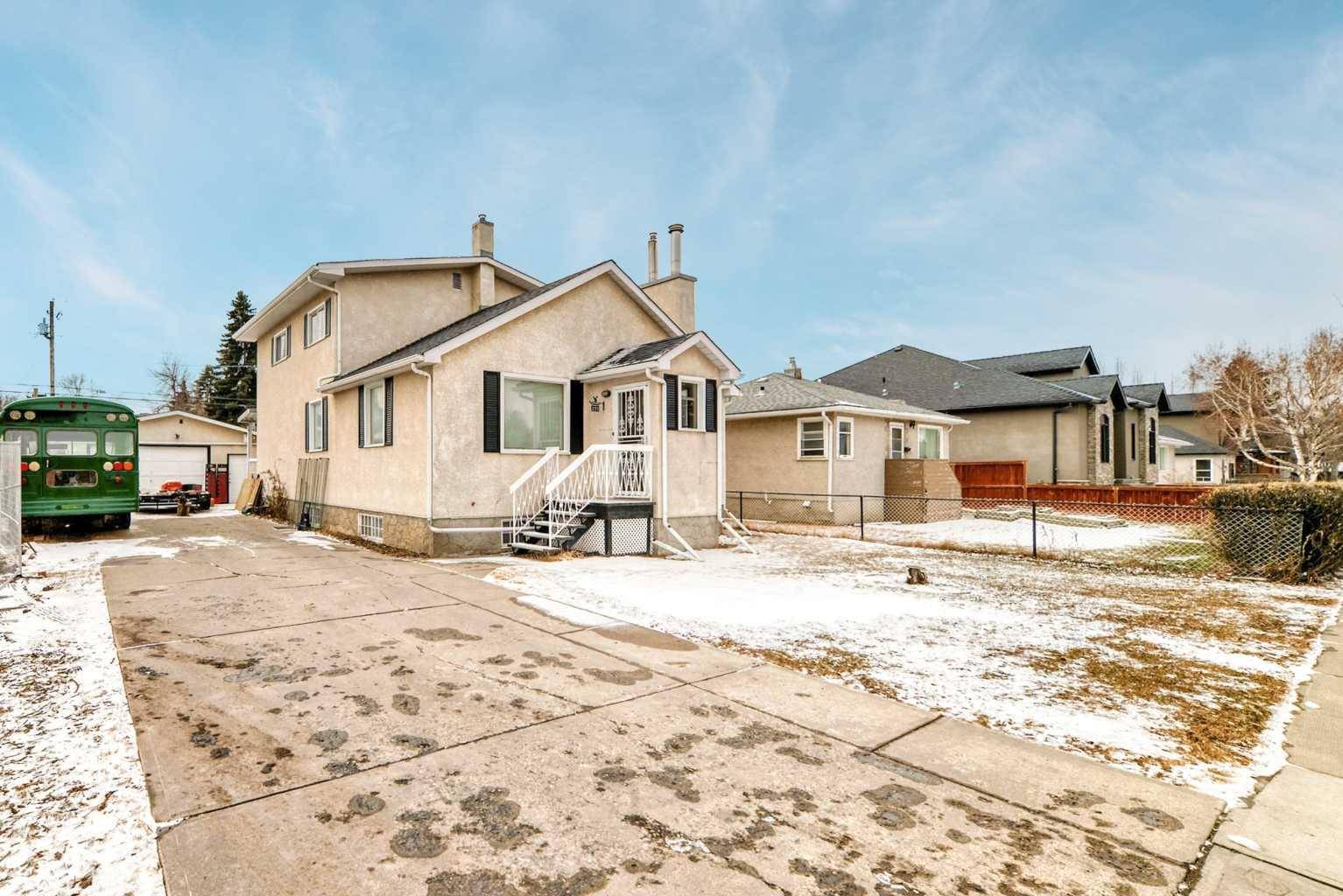 Calgary, AB T2E 2A1,233 27 AVE Northeast