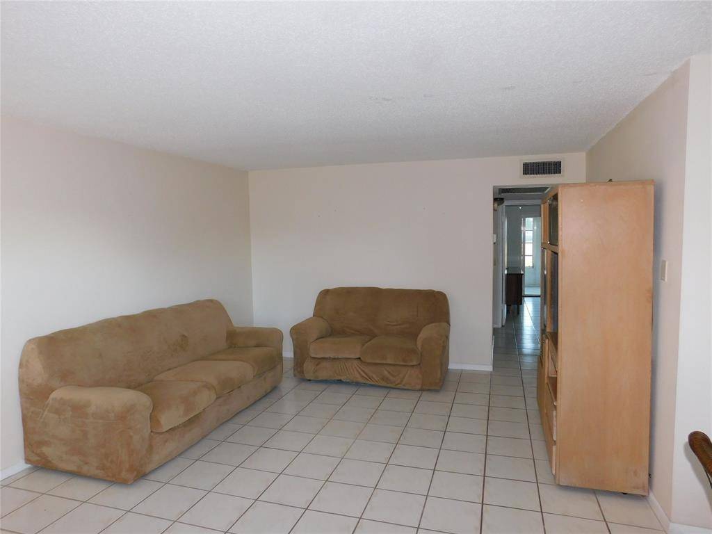 2002 Ellesmere A #2002, Deerfield Beach, FL 33442