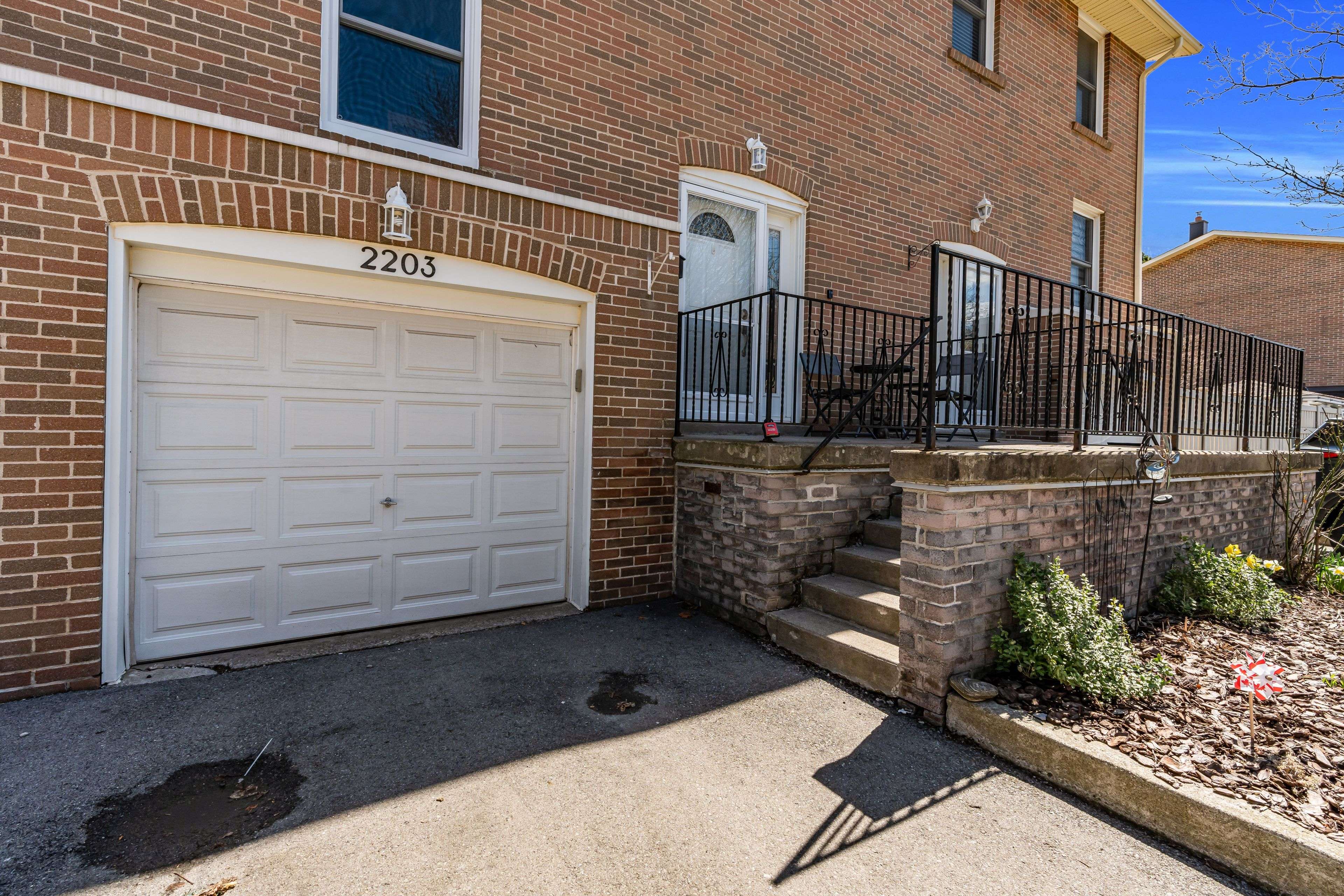 2203 Mountain Grove AVE, Burlington, ON L7P 2H8