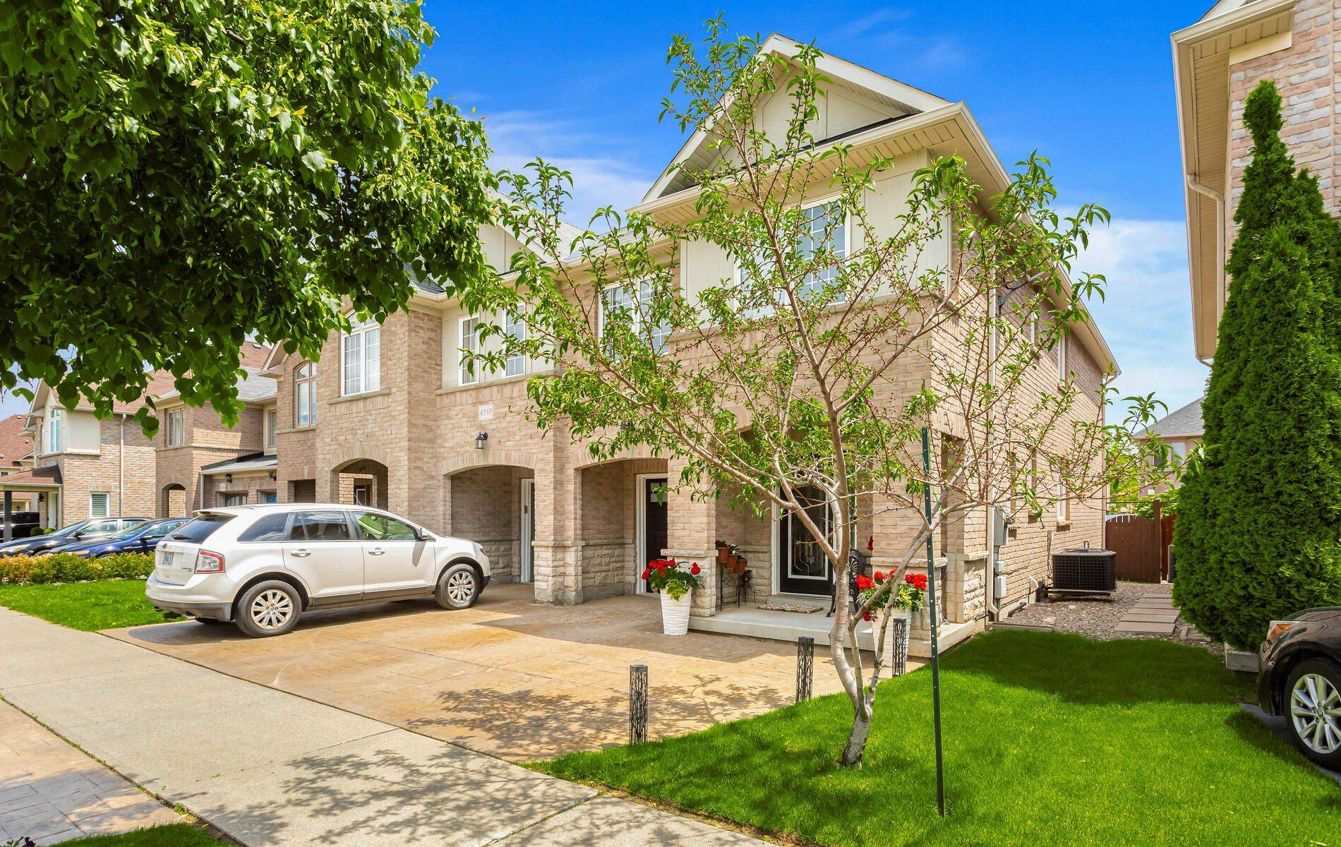 Burlington, ON L7M 0M7,4238 Thomas Alton BLVD