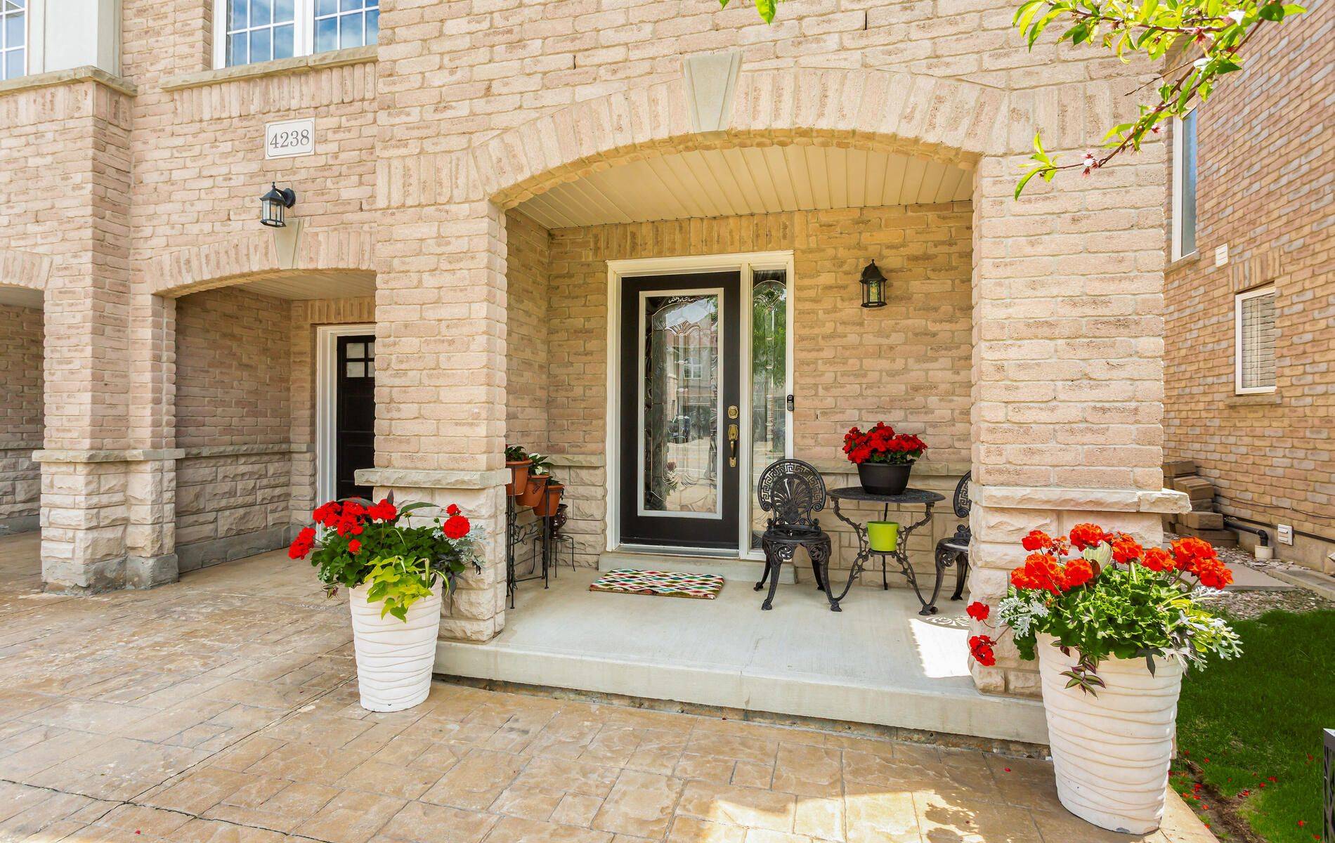 Burlington, ON L7M 0M7,4238 Thomas Alton BLVD