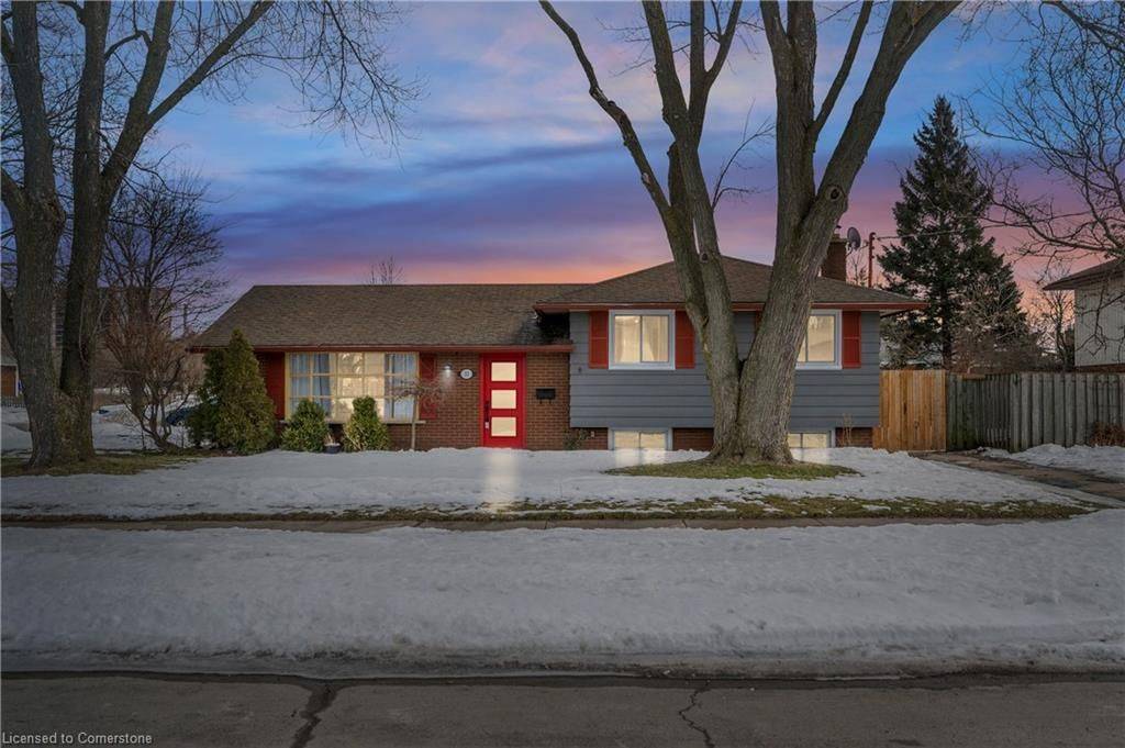 33 FAIRLAWN RD, Kitchener, ON N2C 1X8