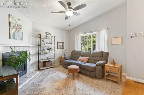 Colorado Springs, CO 80918,3870 Chinawood CT