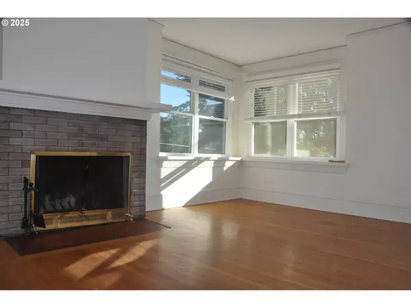 Portland, OR 97210,1231 NW 25TH AVE