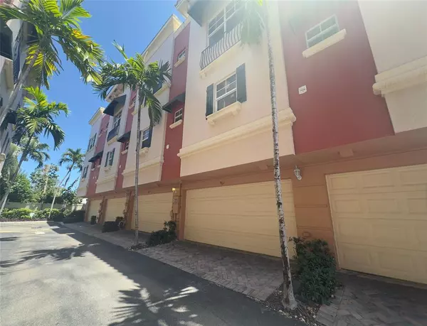 1033 NE 17th Way #902, Fort Lauderdale, FL 33304
