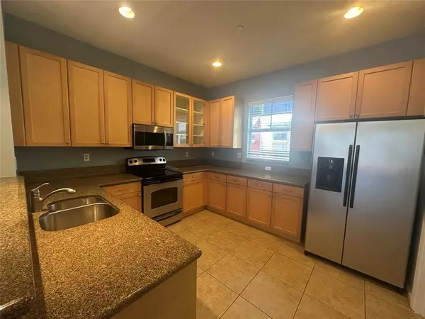 Fort Lauderdale, FL 33304,1033 NE 17th Way #902