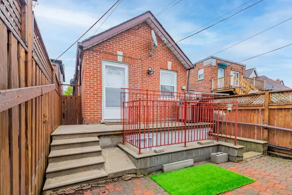 Toronto W03, ON M6E 4H4,246 Nairn AVE #Lower